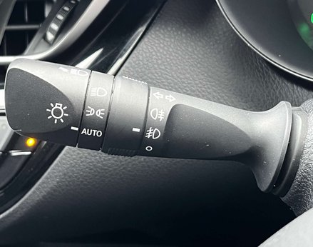 Toyota C-HR 1.8 C-HR-Dynamic HEV CVT 5dr 58