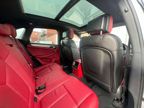 Porsche Macan 3.0 Macan S Semi-Automatic 4WD 5dr - NATIONAL DELIVERY* 34