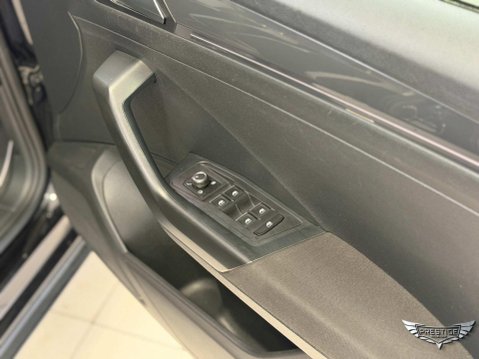 Volkswagen T-Roc 2.0 TSI SEL DSG 4Motion Euro 6 (s/s) 5dr 82