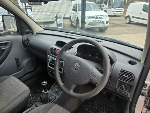 Vauxhall Combo 2000 CDTI CREW VAN 11
