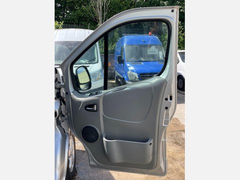 Vauxhall Vivaro 2.0 2900 CDTi Sportive Crew Van FWD L3 5dr 25