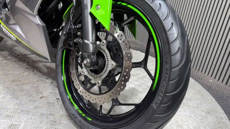 Kawasaki Ninja 2020 ONLY 13K LONG MOT WARRANTY SPORTS BIKE 125CC 16
