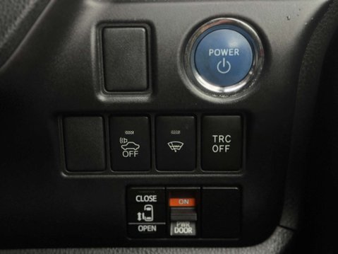 Toyota Esquire Hybrid 1.8 Hybrid Xi Edition 49