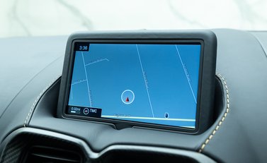 Aston Martin V12 Vantage 18