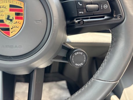 Porsche Taycan Performance Plus 93.4kWh Saloon 4dr Electric Auto RWD (476 ps) 30