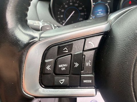 Jaguar F-Pace 2.0 F-PACE R-Sport AWD D Auto 4WD 5dr 29