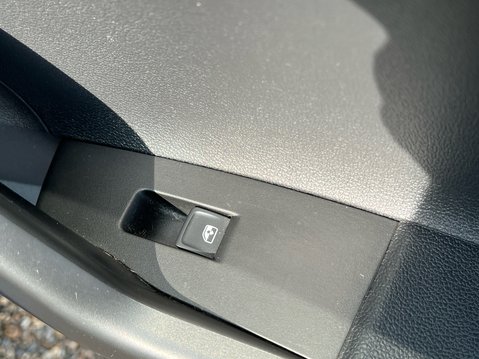 Volkswagen Polo LIFE TSI DSG 38