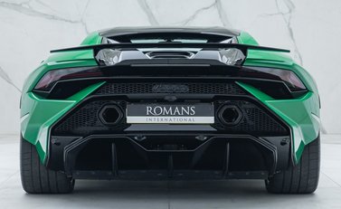 Lamborghini Huracan Tecnica 8