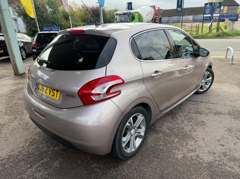 Peugeot 208 1.4 HDi Allure Euro 5 5dr 6
