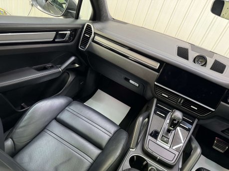 Porsche Cayenne 4.0 Cayenne T S E-Hybrid Auto 4WD 5dr 66