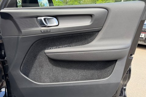 Volvo XC40 D4 R-DESIGN PRO AWD 30