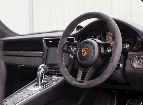 Porsche 911 GT3 (991.2) 11