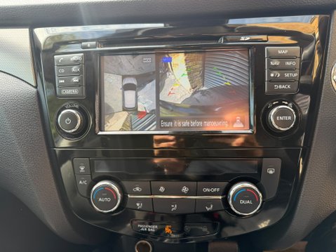 Nissan Qashqai 1.2 DIG-T N-Connecta SUV 5dr Petrol XTRON Euro 6 27