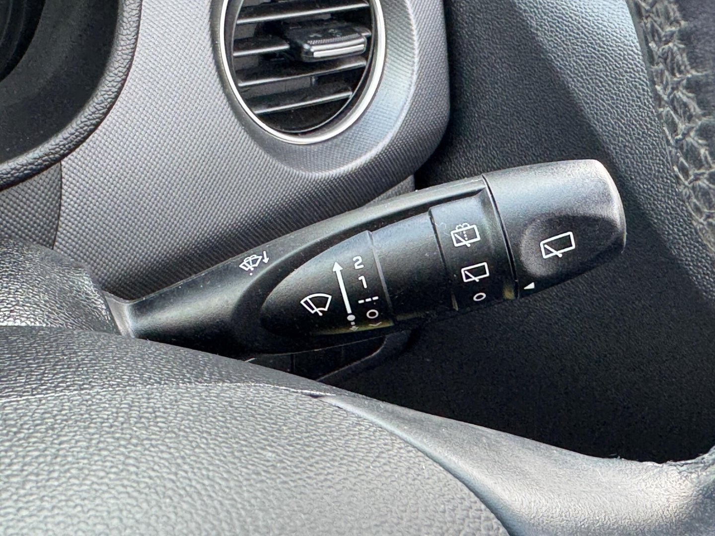 2017 Hyundai i10 — image 29