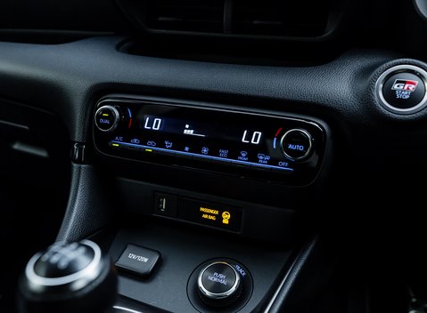 Toyota Yaris GR-Y CIRCUIT 26