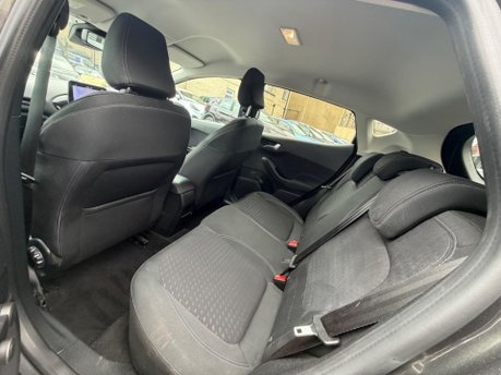 Ford Fiesta TITANIUM 11