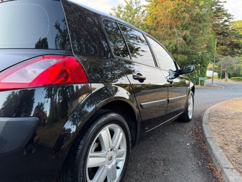 Renault Megane 1.6 VVT Oasis 5dr 24