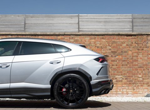 Lamborghini Urus 38