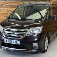 Nissan Serena 1