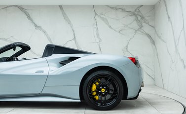 Ferrari 488 Spider 36