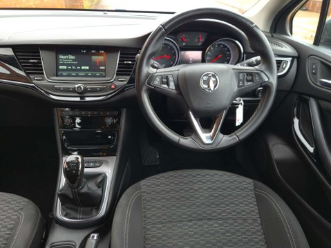 Vauxhall Astra 1.4 Astra SRi T 5dr 29