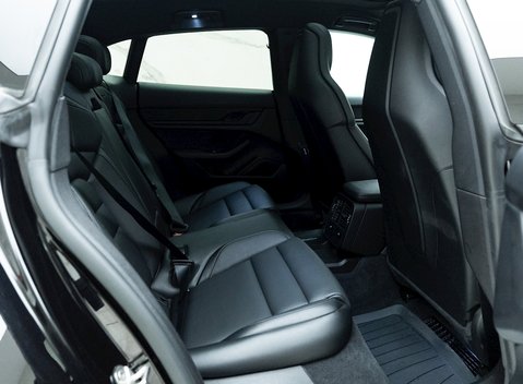 Porsche Taycan 4S Sport Turismo 13