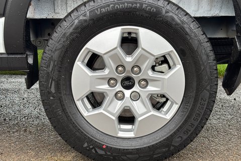 Ford Transit 350 Limited L3H3 165 ps Panel Van 38