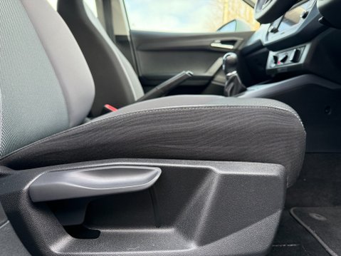 SEAT Arona TDI SE 1 OWNER 19