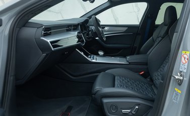 Audi RS6 AVANT PERFORMANCE 18