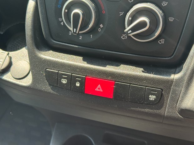 Citroen Relay XLWB L4H2 [SOLD KH] Medium Roof Enterprise 35 Air Con Sensors EURO 6 32