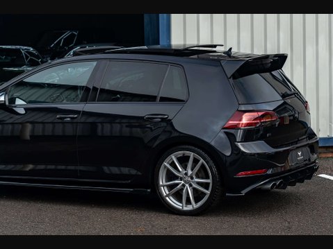 Volkswagen Golf 2.0 Golf R TSi Semi-Auto 4WD 5dr 24