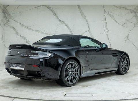 Aston Martin V12 Vantage S Roadster 6