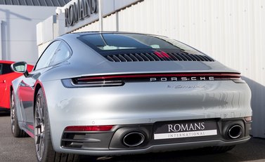 Porsche 911 Carrera 4S (992) 27