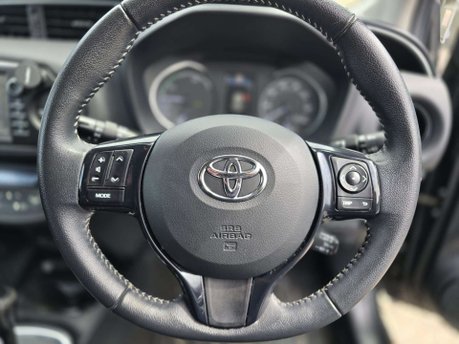 Toyota Yaris 1.5 VVT-h Design Hatchback 5dr Petrol Hybrid E-CVT Euro 6 (s/s) (100 ps) 37