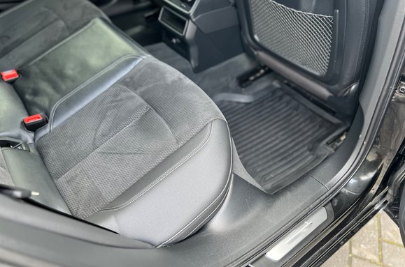 Audi A6 AVANT TDI QUATTRO S LINE AUTO 28