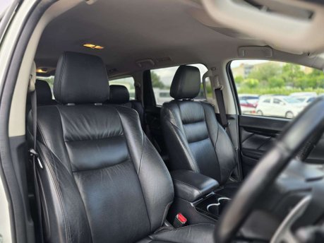Mitsubishi Shogun Sport 2.4D 4 SUV 5dr Diesel Auto 4WD Euro 6 (181 ps) 18