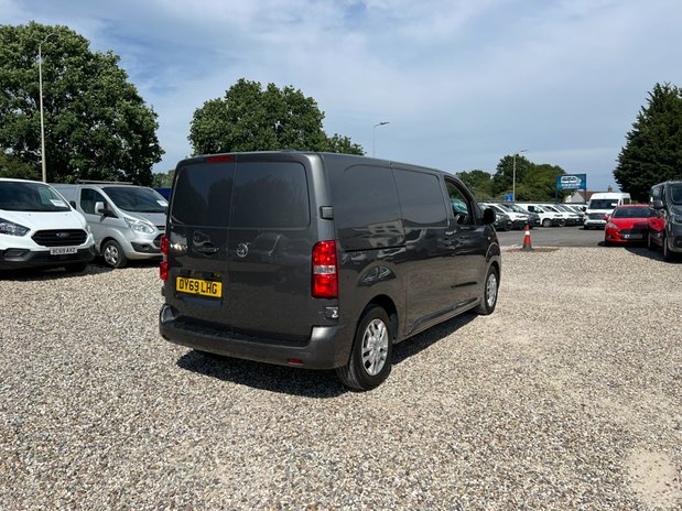 Vauxhall Vivaro SWB L1H1 Low Roof Sportive 2700 Air Con Sensors EURO 6 NO VAT 6