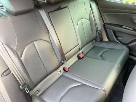 SEAT Leon 2.0 Leon Xcellence Luxury TSi Semi-Auto 5dr 38