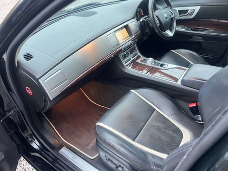 Jaguar XF 2.2d Portfolio Saloon 4dr Diesel Auto Euro 5 (s/s) (200 ps) 35
