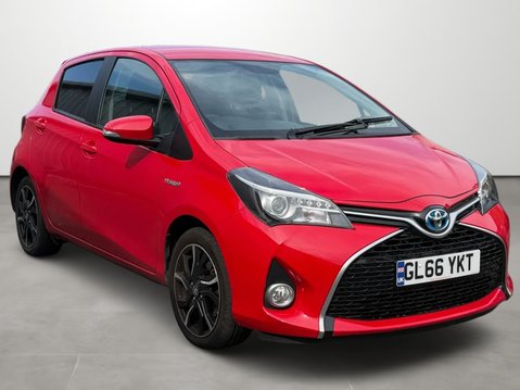 Toyota Yaris 1.5 Hybrid Design 5dr CVT [Nav] 1