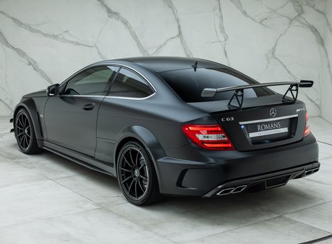 Mercedes-Benz C63 AMG Black Series 12