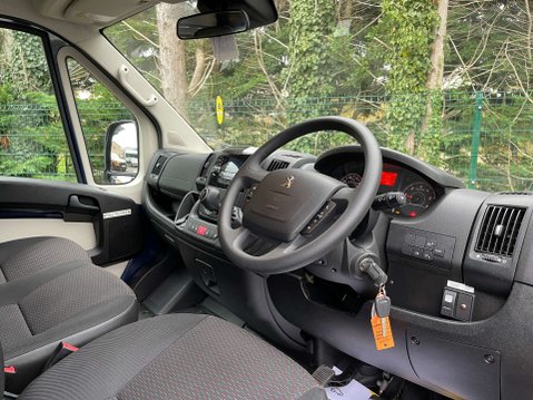 Peugeot Boxer 2.2 440 17seat Non-D1 accessible Minibus Lite with full width ramp L4 H2 Eu 18