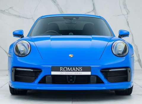 Porsche 911 Carrera (992) 4