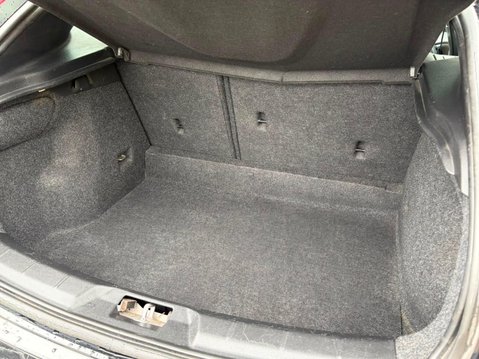 Volvo V40 2.0 T2 Momentum Edition Euro 6 (s/s) 5dr 36