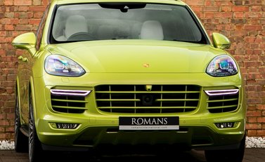 Porsche Cayenne Turbo S 1