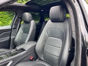 Jaguar F-Pace 2.0 D180 Chequered Flag Auto AWD Euro 6 (s/s) 5dr 39