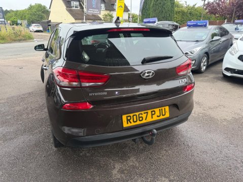 Hyundai i30 1.6 CRDi Blue Drive Premium Euro 6 (s/s) 5dr 2