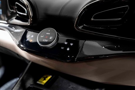 Ferrari Purosangue HUGE SPEC. WARRANTY. HISTORIC PAINT. CARBON INT/EXT PACK. PANO ROOF. 44