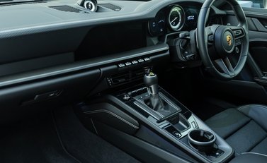 Porsche 911 GT3 Touring (992) 16