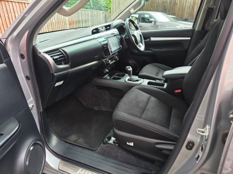 Toyota Hilux INVINCIBLE 4WD D-4D DCB AUTO 14